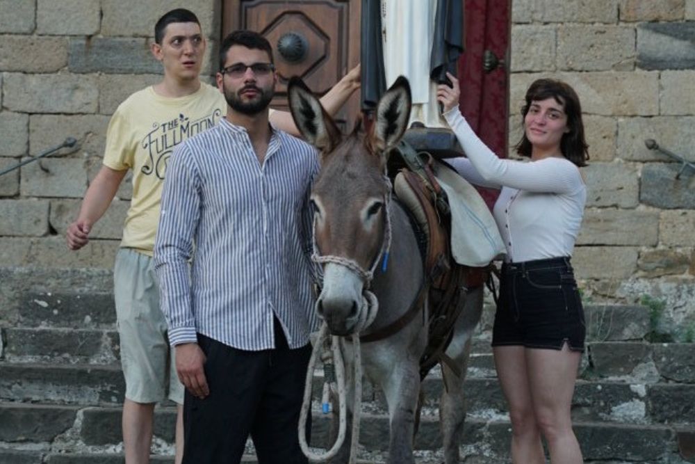 I pellegrini di Montegiovi in partenza per Roma per chiedere udienza al Papa.